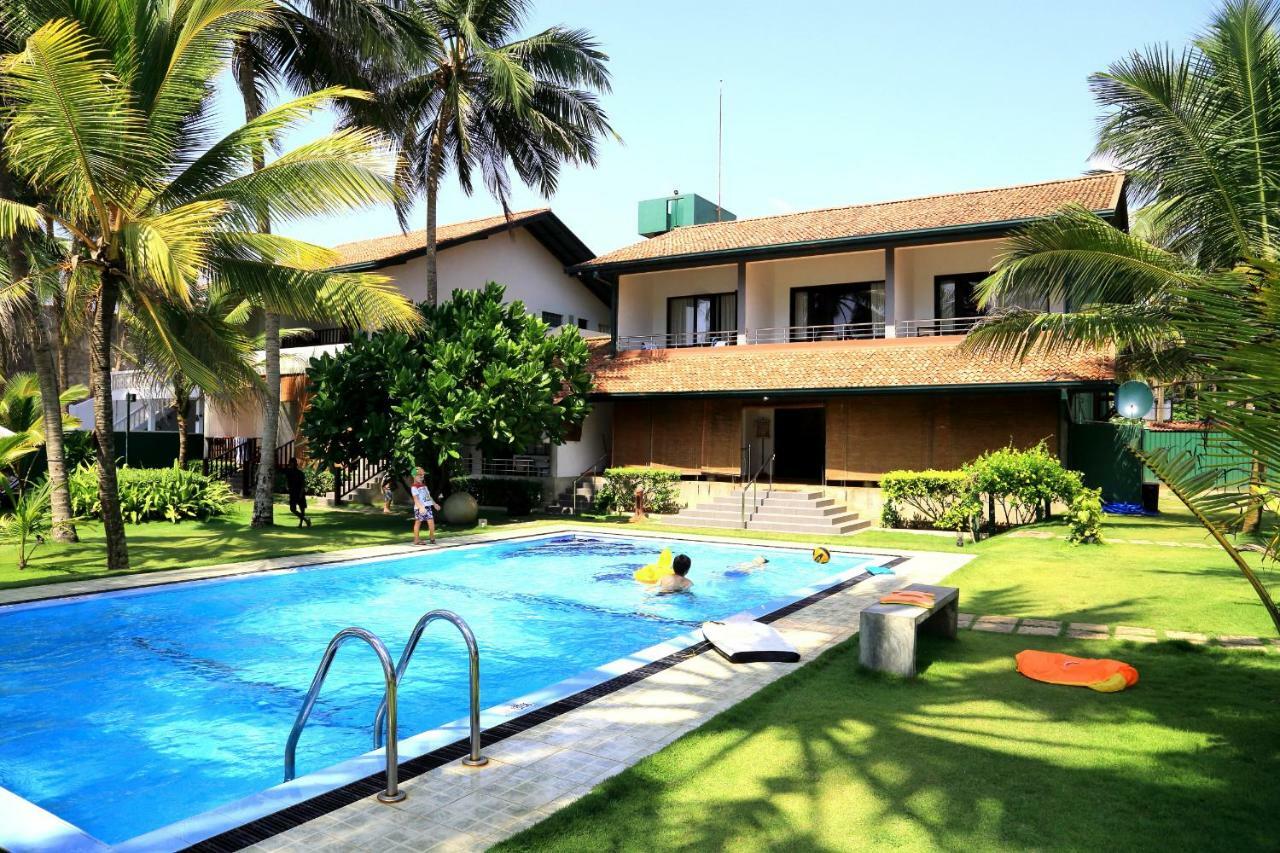 Sea Rock Villa Bentota Esterno foto