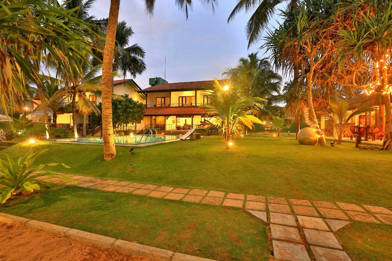 Sea Rock Villa Bentota Esterno foto