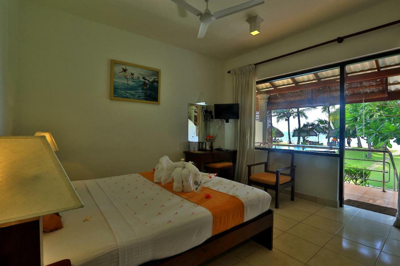 Sea Rock Villa Bentota Esterno foto