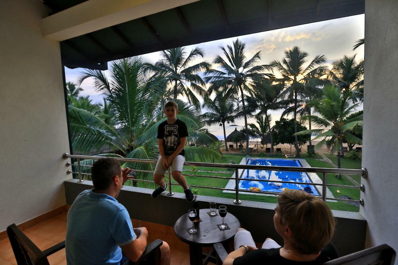 Sea Rock Villa Bentota Esterno foto