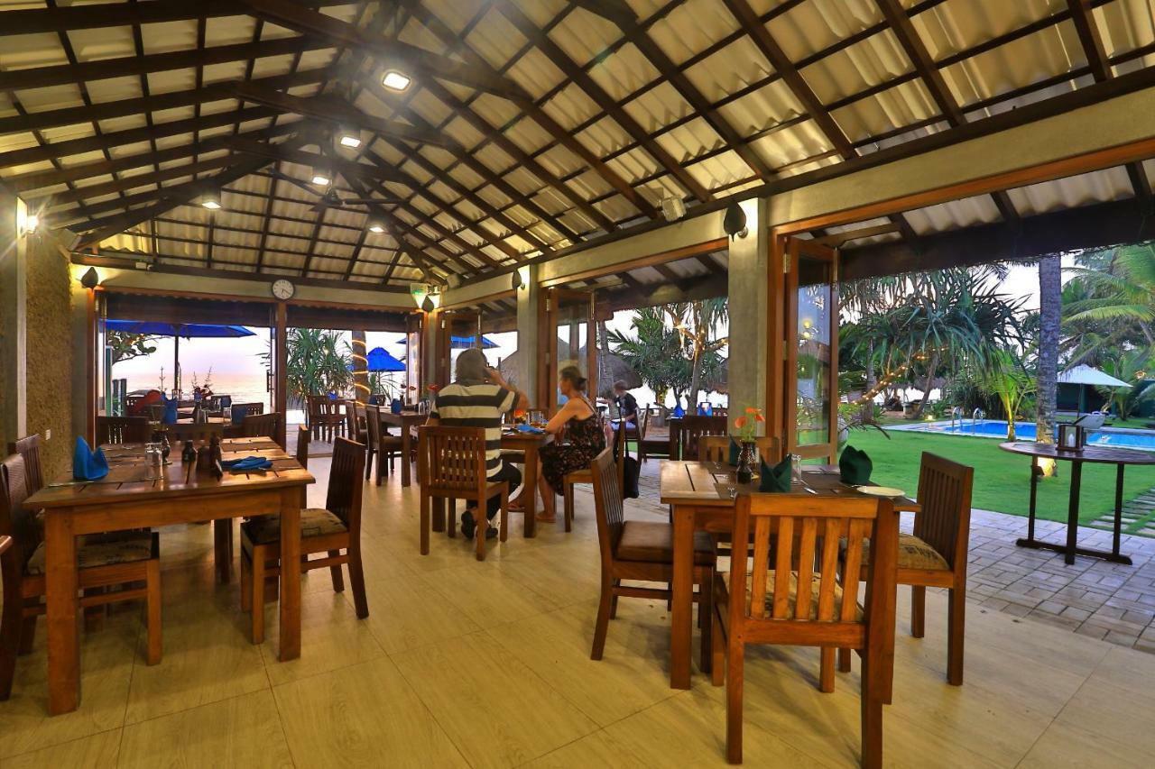 Sea Rock Villa Bentota Esterno foto